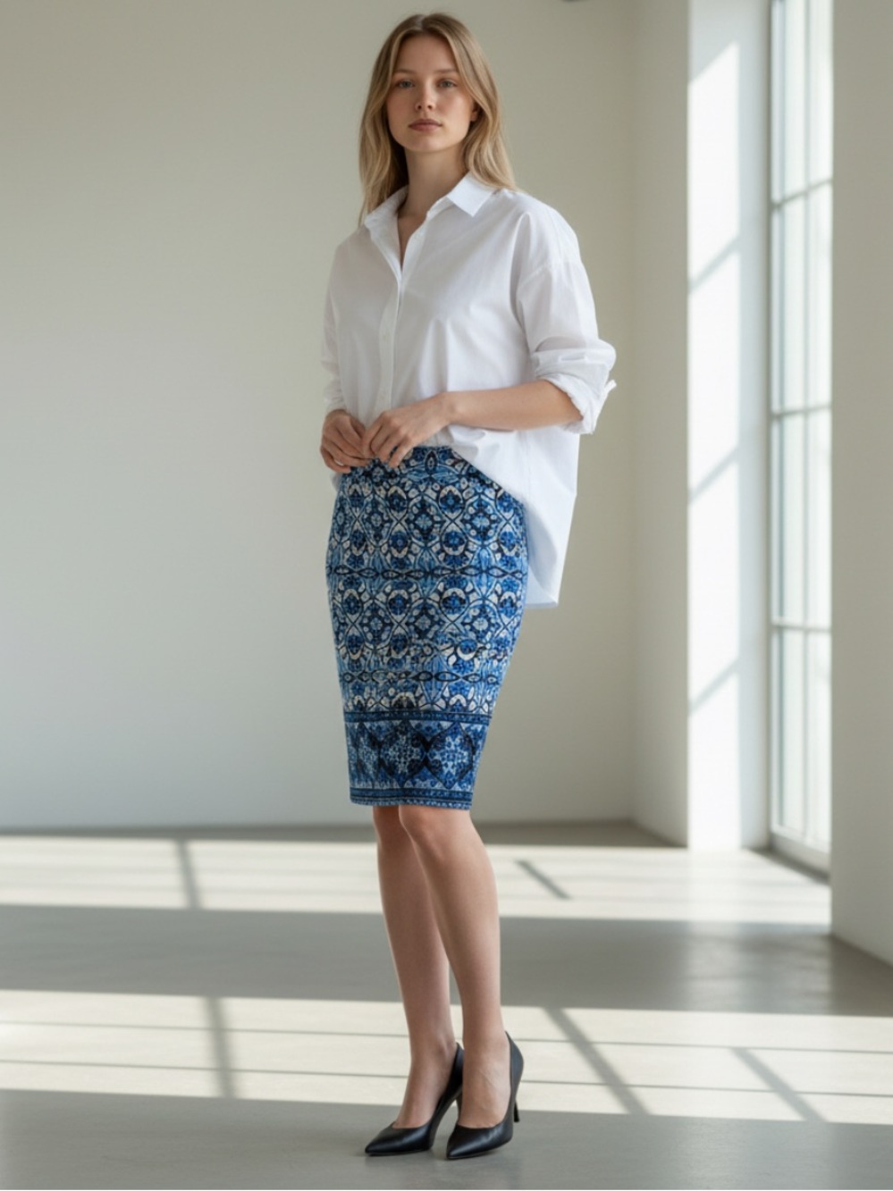 The Limited Blue and White Geometric Pencil Skirt